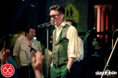 คอนเสิร์ตบุรินทร์ บุญวิสุทธิ์ ที่ ซิกตี้ซิก สเตชั่น ลาดพร้าว — photo 135