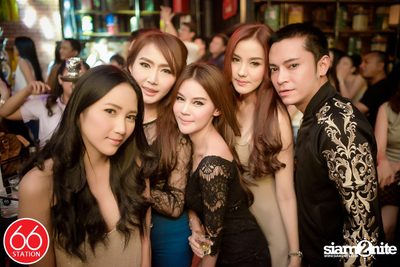 คอนเสิร์ตบุรินทร์ บุญวิสุทธิ์ ที่ ซิกตี้ซิก สเตชั่น ลาดพร้าว — photo 140