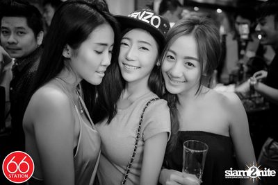 คอนเสิร์ตบุรินทร์ บุญวิสุทธิ์ ที่ ซิกตี้ซิก สเตชั่น ลาดพร้าว — photo 142