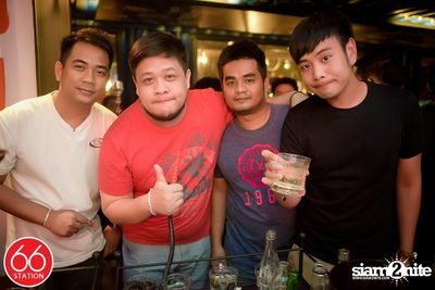 คอนเสิร์ตบุรินทร์ บุญวิสุทธิ์ ที่ ซิกตี้ซิก สเตชั่น ลาดพร้าว — photo 143