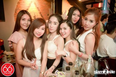คอนเสิร์ตบุรินทร์ บุญวิสุทธิ์ ที่ ซิกตี้ซิก สเตชั่น ลาดพร้าว — photo 149