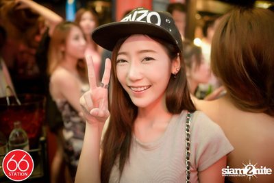 คอนเสิร์ตบุรินทร์ บุญวิสุทธิ์ ที่ ซิกตี้ซิก สเตชั่น ลาดพร้าว — photo 156