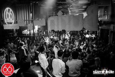 คอนเสิร์ตบุรินทร์ บุญวิสุทธิ์ ที่ ซิกตี้ซิก สเตชั่น ลาดพร้าว — photo 164