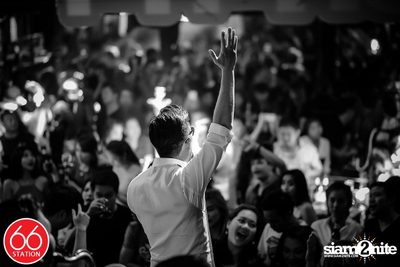 คอนเสิร์ตบุรินทร์ บุญวิสุทธิ์ ที่ ซิกตี้ซิก สเตชั่น ลาดพร้าว — photo 170