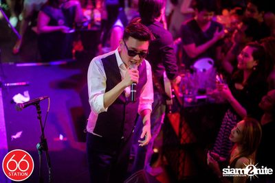 คอนเสิร์ตบุรินทร์ บุญวิสุทธิ์ ที่ ซิกตี้ซิก สเตชั่น ลาดพร้าว — photo 173