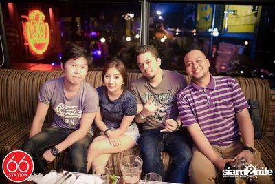 คอนเสิร์ตบุรินทร์ บุญวิสุทธิ์ ที่ ซิกตี้ซิก สเตชั่น ลาดพร้าว — photo 179