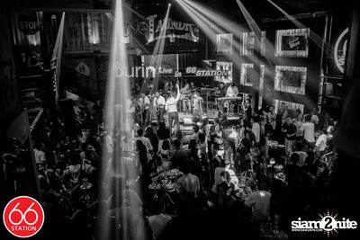 คอนเสิร์ตบุรินทร์ บุญวิสุทธิ์ ที่ ซิกตี้ซิก สเตชั่น ลาดพร้าว — photo 180