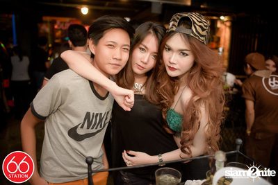 คอนเสิร์ตบุรินทร์ บุญวิสุทธิ์ ที่ ซิกตี้ซิก สเตชั่น ลาดพร้าว — photo 191
