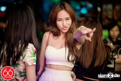 คอนเสิร์ตบุรินทร์ บุญวิสุทธิ์ ที่ ซิกตี้ซิก สเตชั่น ลาดพร้าว — photo 219