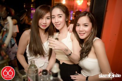 คอนเสิร์ตบุรินทร์ บุญวิสุทธิ์ ที่ ซิกตี้ซิก สเตชั่น ลาดพร้าว — photo 226