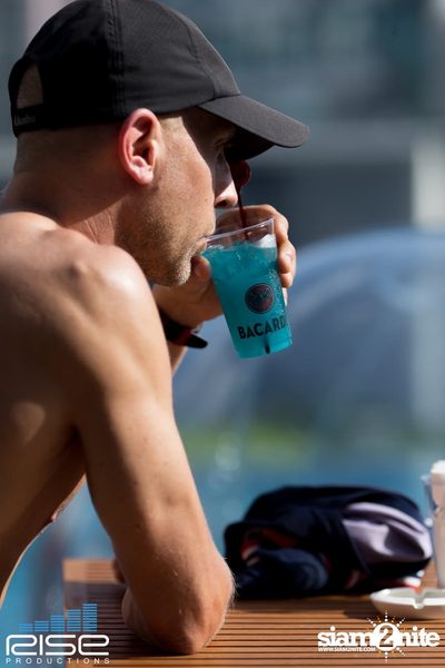 Sapphire Sunset Pool Party at Radisson Blu Plaza — photo 2