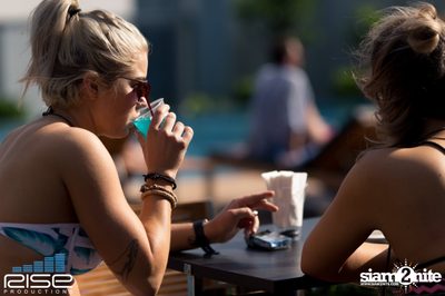Sapphire Sunset Pool Party at Radisson Blu Plaza — photo 3