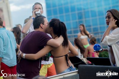 SO POOL PARTY ที่ เดอะ วอเตอร์ คลับ,โซฟิเทล โซ — photo 96
