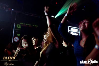 Blend 285 Signature เสนอ Sick Individuals ที่ เซฟเฮ้าส์ — photo 16
