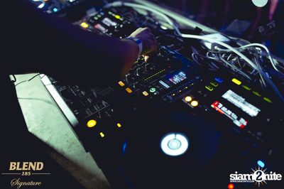 Blend 285 Signature เสนอ Sick Individuals ที่ เซฟเฮ้าส์ — photo 19