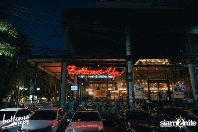 Friday Night with Bellini Wine at BottomsUp, Thonglor — photo 2