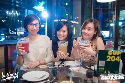Friday Night with Bellini Wine at BottomsUp, Thonglor — photo 8