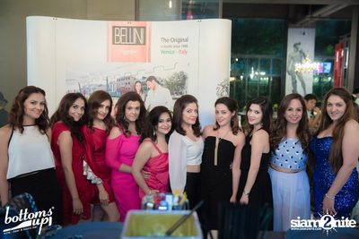 Friday Night with Bellini Wine at BottomsUp, Thonglor — photo 14