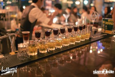 Friday Night with Bellini Wine at BottomsUp, Thonglor — photo 17