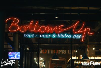 Friday Night with Bellini Wine at BottomsUp, Thonglor — photo 19