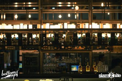 Friday Night with Bellini Wine at BottomsUp, Thonglor — photo 21