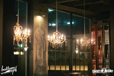 Friday Night with Bellini Wine at BottomsUp, Thonglor — photo 22