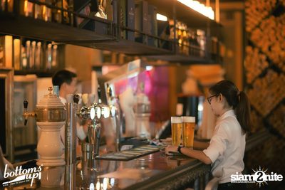Friday Night with Bellini Wine at BottomsUp, Thonglor — photo 24