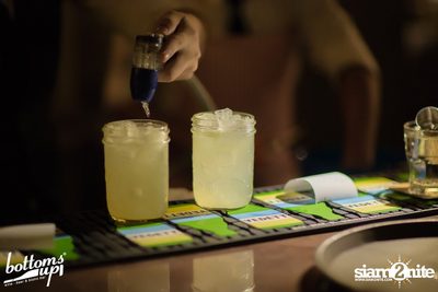 Friday Night with Bellini Wine at BottomsUp, Thonglor — photo 41