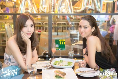Friday Night with Bellini Wine at BottomsUp, Thonglor — photo 58