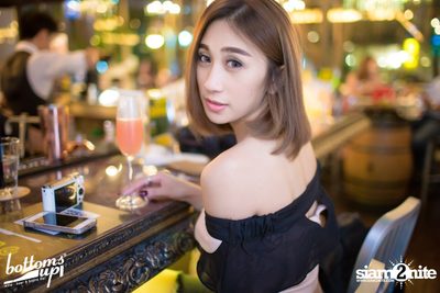 Friday Night with Bellini Wine at BottomsUp, Thonglor — photo 65