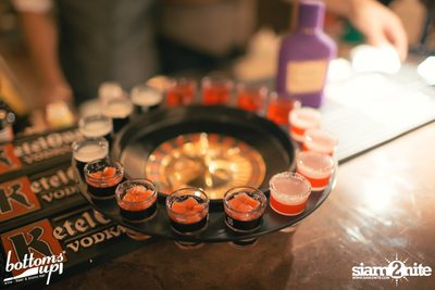 Friday Night with Bellini Wine at BottomsUp, Thonglor — photo 67