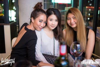 Friday Night with Bellini Wine at BottomsUp, Thonglor — photo 89