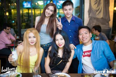 Friday Night with Bellini Wine at BottomsUp, Thonglor — photo 96