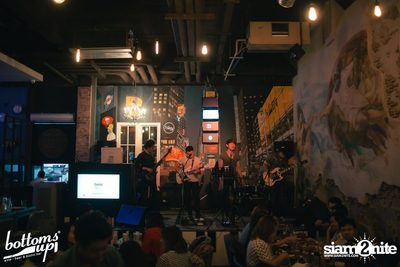 Friday Night with Bellini Wine at BottomsUp, Thonglor — photo 99