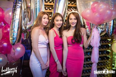 Friday Night with Bellini Wine at BottomsUp, Thonglor — photo 105