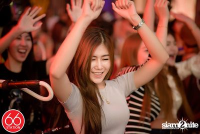 คอนเสิร์ต นิว-จิ๋ว ที่ร้าน 66 สเตชั่น, เลียบด่วนเอกมัย-รามอินทรา — photo 8