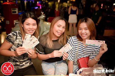 คอนเสิร์ต นิว-จิ๋ว ที่ร้าน 66 สเตชั่น, เลียบด่วนเอกมัย-รามอินทรา — photo 49