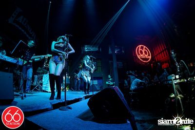 คอนเสิร์ต นิว-จิ๋ว ที่ร้าน 66 สเตชั่น, เลียบด่วนเอกมัย-รามอินทรา — photo 112