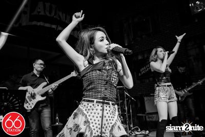 คอนเสิร์ต นิว-จิ๋ว ที่ร้าน 66 สเตชั่น, เลียบด่วนเอกมัย-รามอินทรา — photo 137