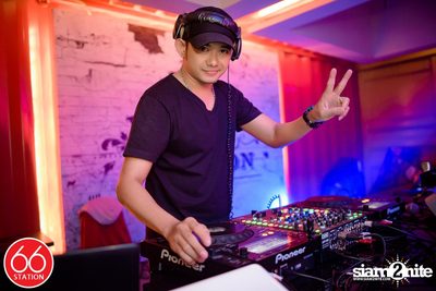 คอนเสิร์ต นิว-จิ๋ว ที่ร้าน 66 สเตชั่น, เลียบด่วนเอกมัย-รามอินทรา — photo 147