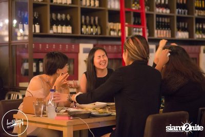 Saturday Night at BottomsUp, Thonglor — photo 7