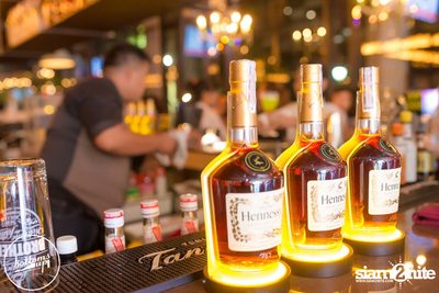 Saturday Night at BottomsUp, Thonglor — photo 29