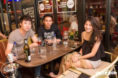 Saturday Night at BottomsUp, Thonglor — photo 33