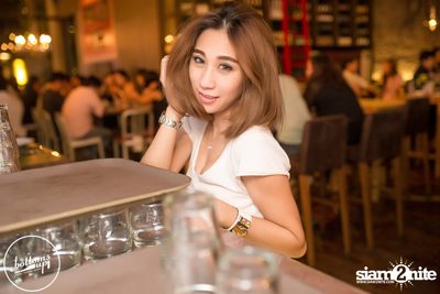 Saturday Night at BottomsUp, Thonglor — photo 45