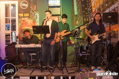 Saturday Night at BottomsUp, Thonglor — photo 62