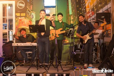 Saturday Night at BottomsUp, Thonglor — photo 63