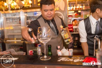 Saturday Night at BottomsUp, Thonglor — photo 81