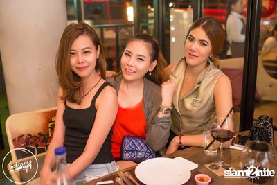Saturday Night at BottomsUp, Thonglor — photo 93