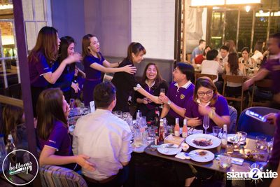 Friday Night at Wine, Beer & Bistro Bar BottomsUp Thonglor — photo 3