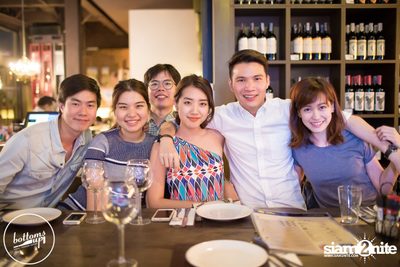 Friday Night at Wine, Beer & Bistro Bar BottomsUp Thonglor — photo 18